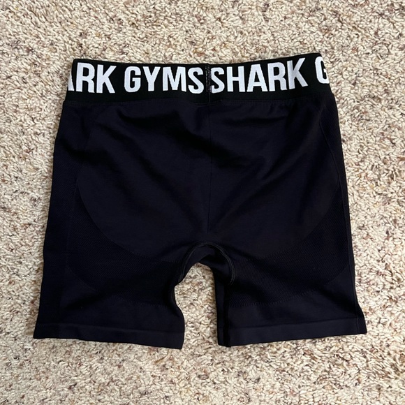 Gymshark shorts size small - Picture 3 of 3